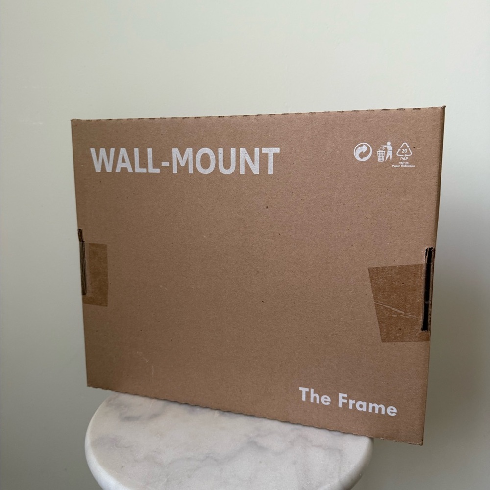 BNIB Samsung The Frame TV wall mount